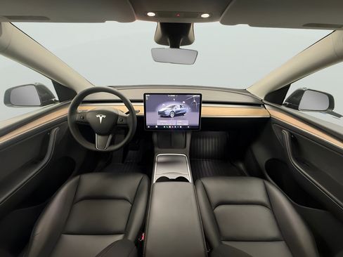 Used 2025 Tesla Model Y Long Range AWD/4WD image 15