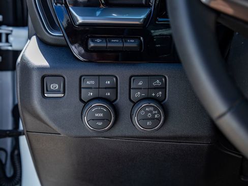 Used 2026 Chevrolet Silverado 3500 High Country w/ High Country Premium Package AWD/4WD image 22