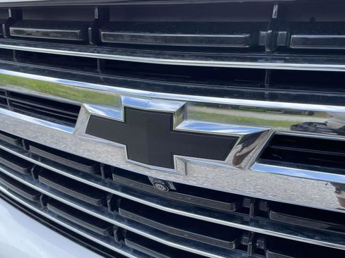 Used 2023 Chevrolet Tahoe LT w/ LT Signature Package AWD/4WD image 5