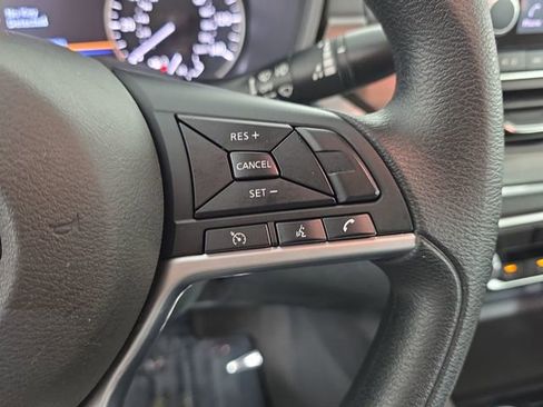 Used 2024 Nissan Altima 2.5 SV image 31