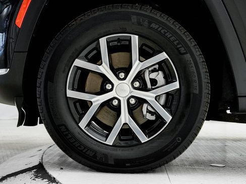 Used 2023 Jeep Grand Cherokee L Limited w/ Luxury Tech Group II AWD/4WD image 32