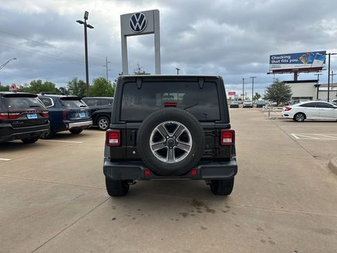Used 2020 Jeep Wrangler Unlimited Sahara AWD/4WD image 6