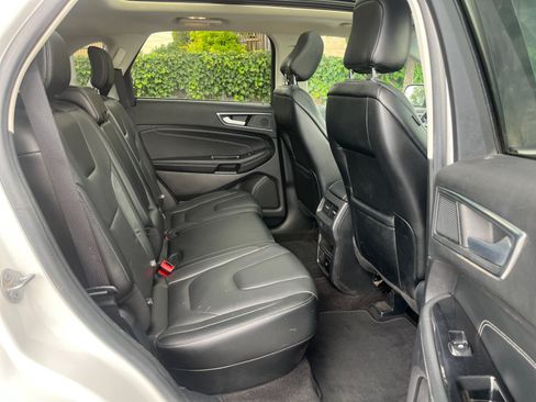 Used 2020 Ford Edge Titanium w/ Equipment Group 301A AWD/4WD image 27