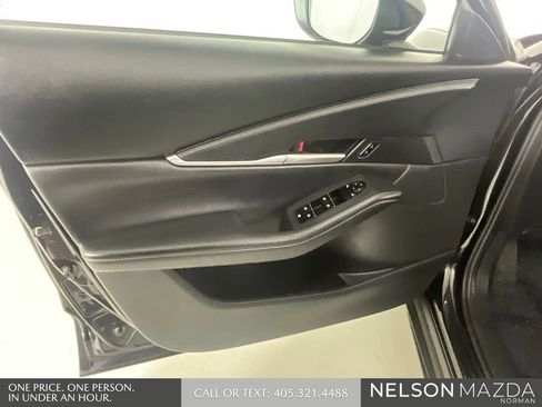 Used 2021 MAZDA CX-30 FWD 2.5 S w/ Select Package image 16