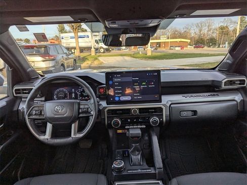 Used 2024 Toyota Tacoma TRD Off-Road image 10