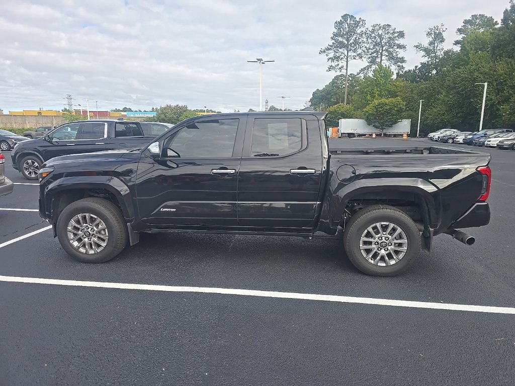 Used 2024 Toyota Tacoma Limited w/ Limited Package (LT) AWD/4WD image 8