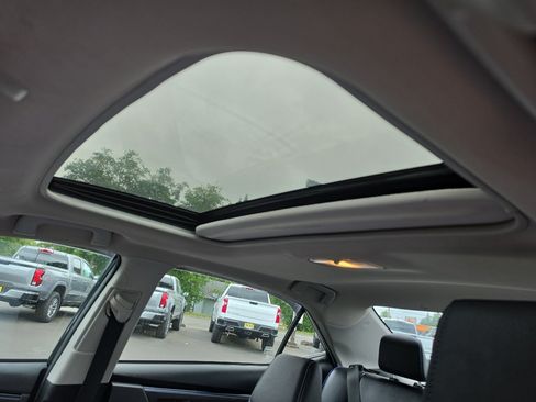 Certified 2019 Toyota Corolla XSE FWD image 12