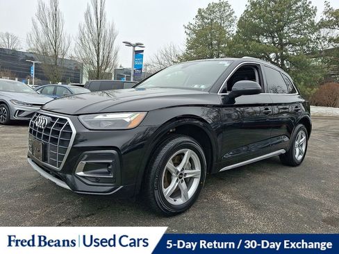 Used 2023 Audi Q5 2.0T Premium w/ Convenience Package image 3