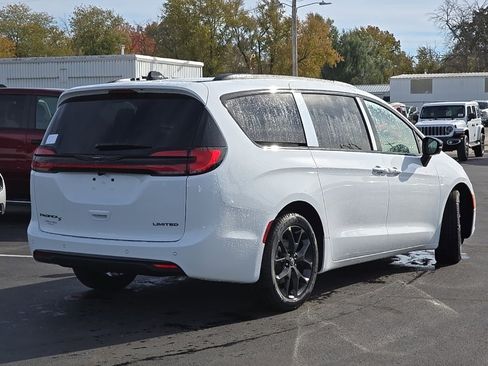New 2026 Chrysler Pacifica Limited w/ S Appearance Package image 58