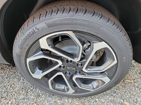 New 2026 Chevrolet Trax RS w/ Sunroof Package image 4