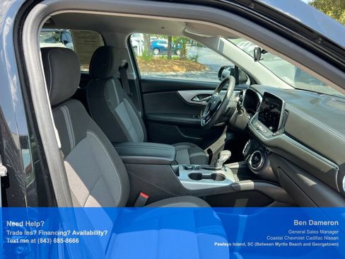 Used 2025 Chevrolet Blazer LT FWD image 21