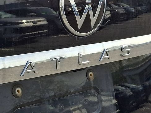 Used 2023 Volkswagen Atlas Cross Sport SE AWD/4WD image 29
