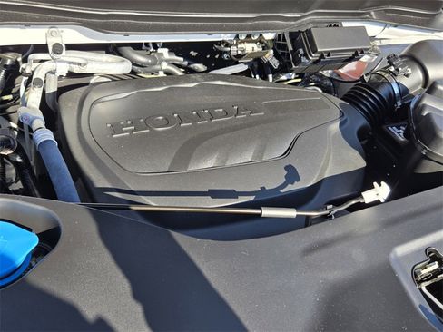 Used 2025 Honda Ridgeline Sport image 19