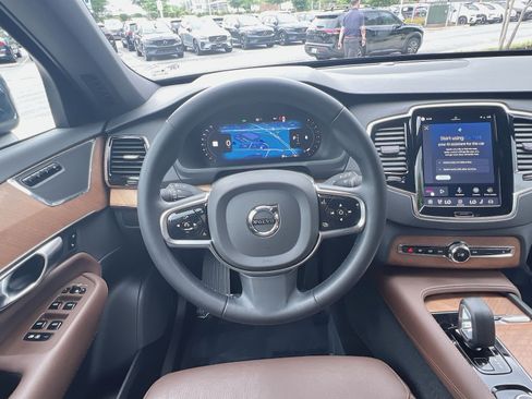 Used 2023 Volvo XC90 B6 Plus w/ Protection Package Premier AWD/4WD image 16