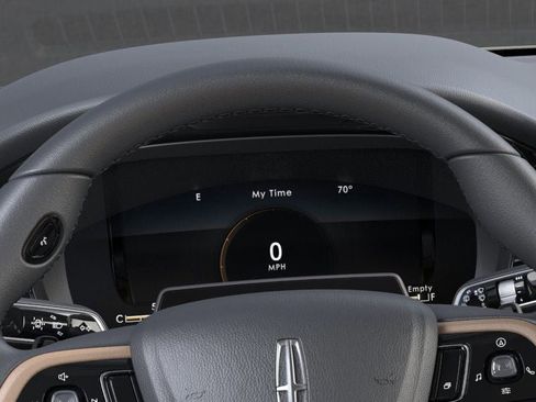 New 2023 Lincoln Corsair Reserve w/ Equipment Group 202A image 13