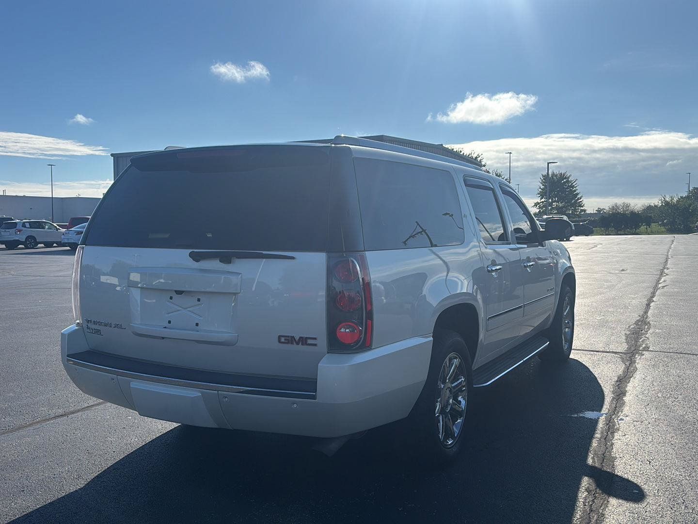 Used 2013 GMC Yukon XL Denali AWD/4WD image 6