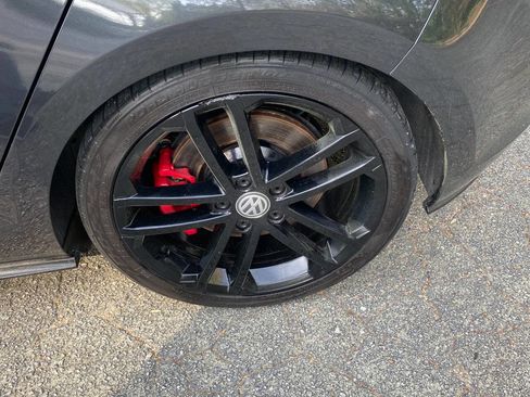 Used 2017 Volkswagen GTI Sport image 9