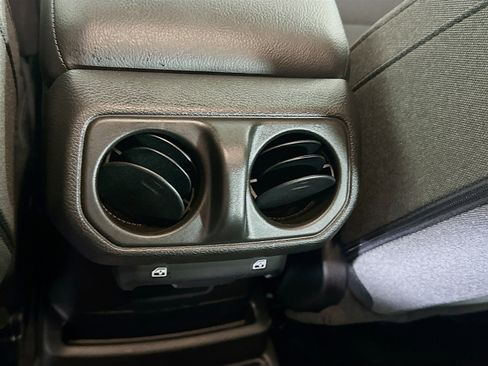 Used 2025 Jeep Wrangler Willys image 26