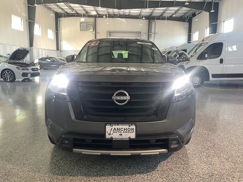 Used 2024 Nissan Pathfinder SL w/ SL Premium Package AWD/4WD image 2