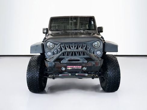 Used 2016 Jeep Wrangler Unlimited Rubicon w/ Connectivity Group AWD/4WD image 4