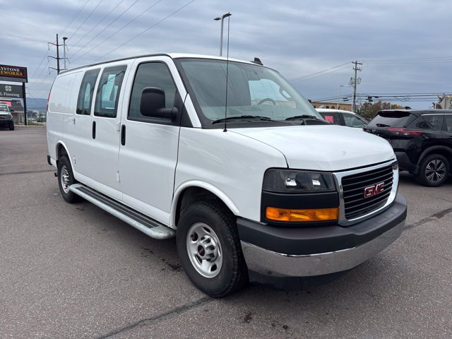 Used 2025 GMC Savana 2500 w/ Driver Convenience Package RWD image 3