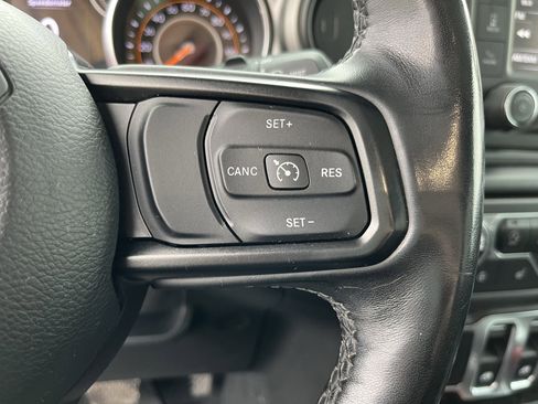 Used 2020 Jeep Wrangler Sport image 19