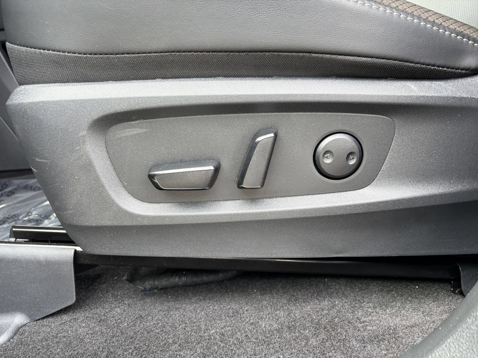 Used 2026 Nissan Pathfinder SL FWD image 21