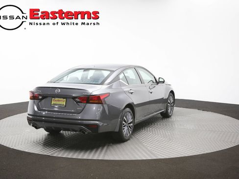 Used 2023 Nissan Altima 2.5 SV w/ SV Premium Package AWD/4WD image 39