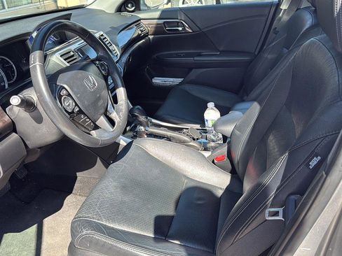 Used 2017 Honda Accord EX-L image 11