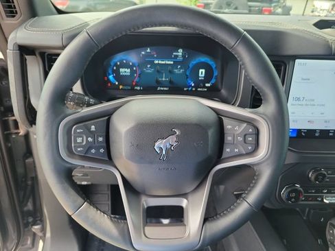 Used 2025 Ford Bronco Badlands AWD/4WD image 13