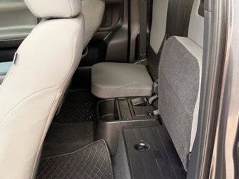 Used 2019 Toyota Tacoma SR w/ SX Package image 14