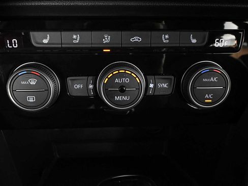 Certified 2022 Volkswagen Taos SEL AWD/4WD image 29