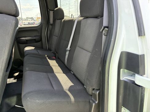 Used 2011 Chevrolet Silverado 2500 LT w/ Interior Plus Package AWD/4WD image 19
