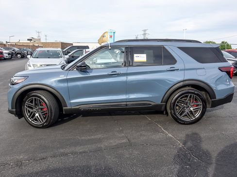 Certified 2026 Ford Explorer ST-Line w/ ST-Line Street Pack AWD/4WD image 5