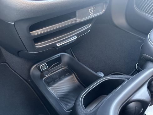 New 2026 Chrysler Pacifica Select image 30