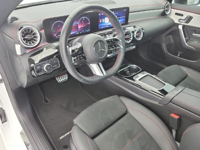 Used 2024 Mercedes-Benz CLA 250 4MATIC image 19