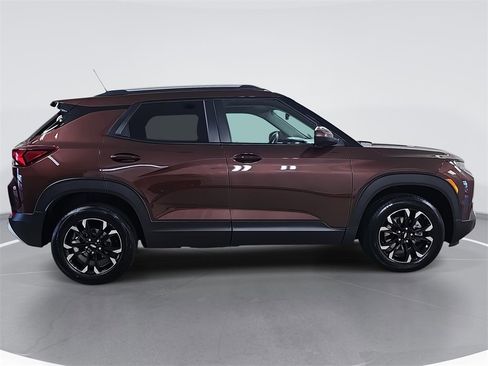 Certified 2022 Chevrolet TrailBlazer LT w/ Convenience Package image 2