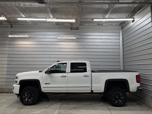 Used 2018 Chevrolet Silverado 2500 LT w/ Custom Sport Edition image 8
