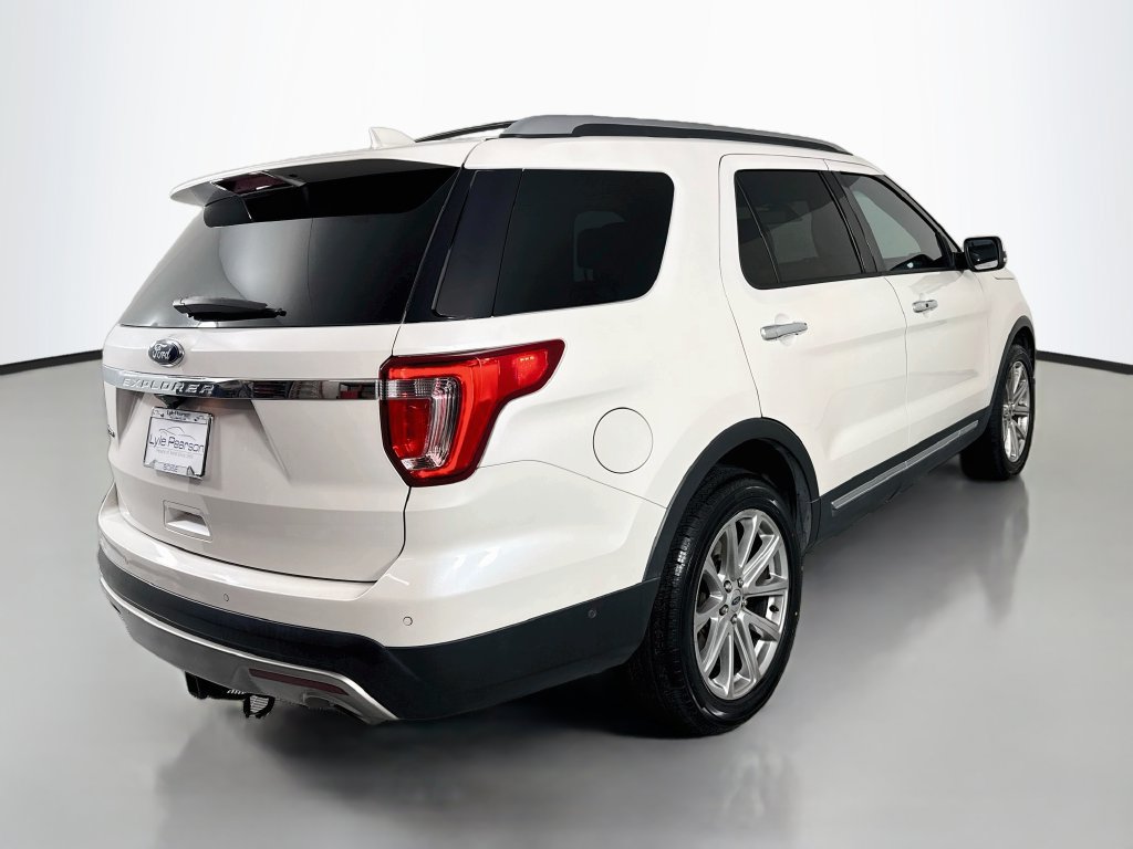 Used 2017 Ford Explorer Limited w/ Equipment Group 303A AWD/4WD image 9
