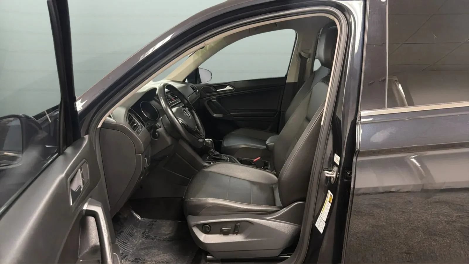 Used 2019 Volkswagen Tiguan S FWD image 21