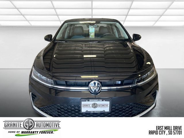 Used 2025 Volkswagen Jetta SE FWD image 9