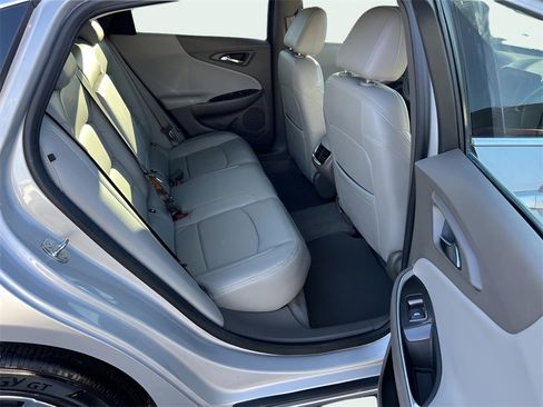 Used 2020 Chevrolet Malibu LT image 15