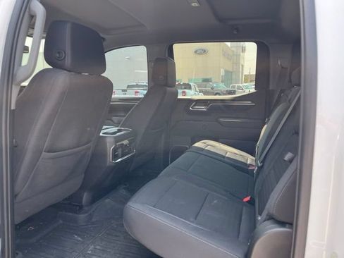 Used 2023 GMC Sierra 1500 Elevation w/ Preferred Package AWD/4WD image 6