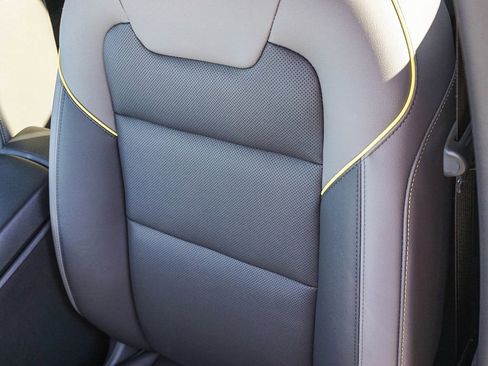 New 2026 Chevrolet Trax ACTIV w/ Sunroof Package FWD image 20