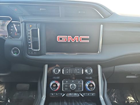 Certified 2021 GMC Yukon Denali w/ Denali Premium Package AWD/4WD image 25