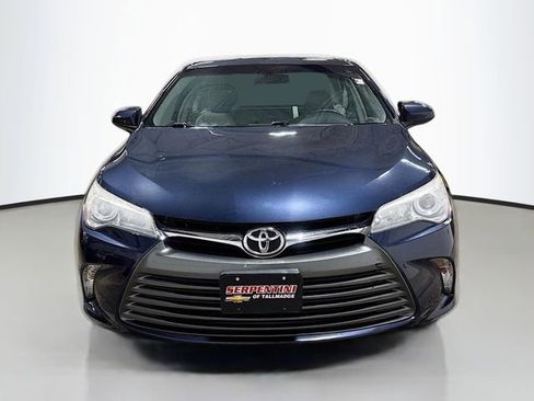 Used 2017 Toyota Camry LE FWD image 3