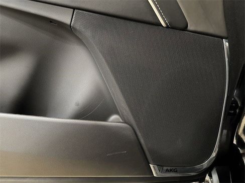 Certified 2023 Cadillac Escalade Sport Platinum w/ LPO, ONYX Package image 26