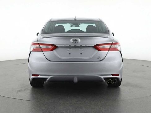 Used 2023 Toyota Camry SE image 6
