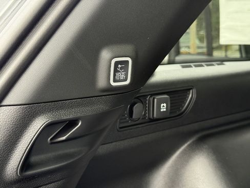 New 2025 Jeep Grand Cherokee Limited w/ Black Appearance Package image 25