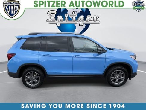 Used 2024 Honda Passport TrailSport image 2